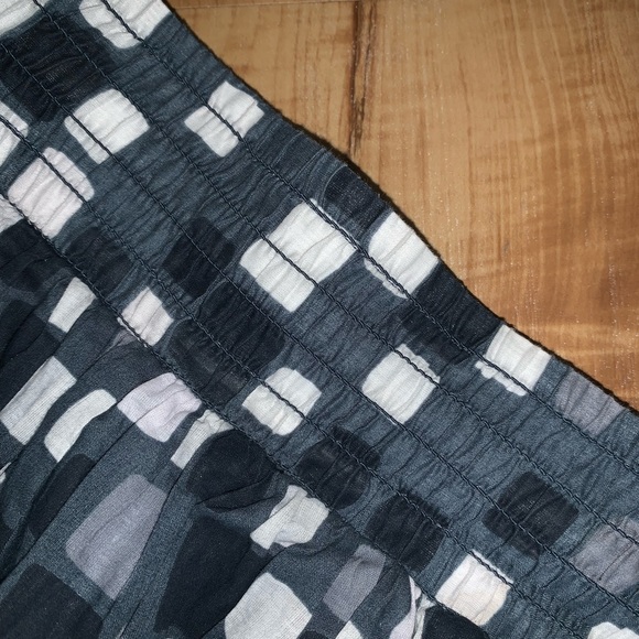 Breezy Elastic Waist Banana Republic Summer Skirt - Picture 3 of 5